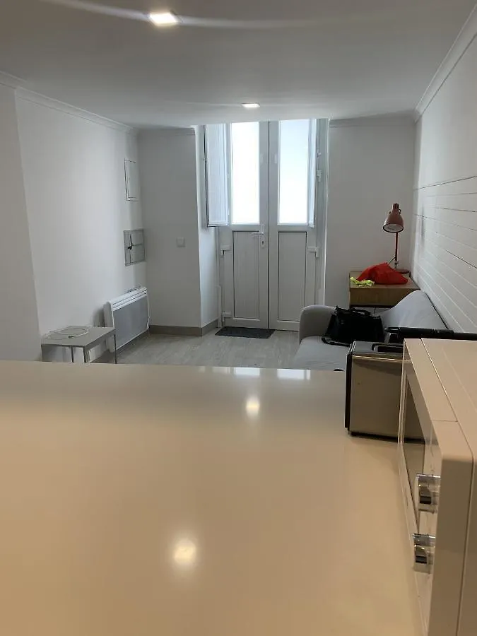 Lisboa - Arroios Central Apartment 0*, ליסבון